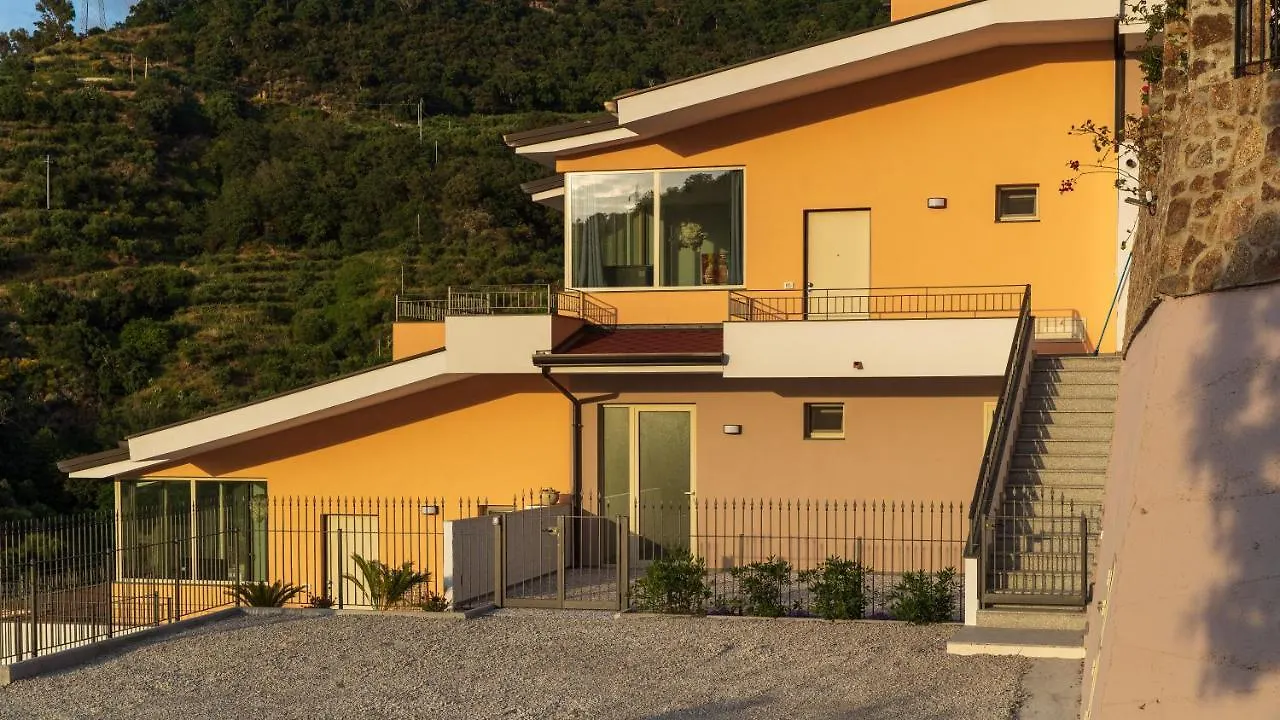 Residence Mersa Brolo Aparthotel
