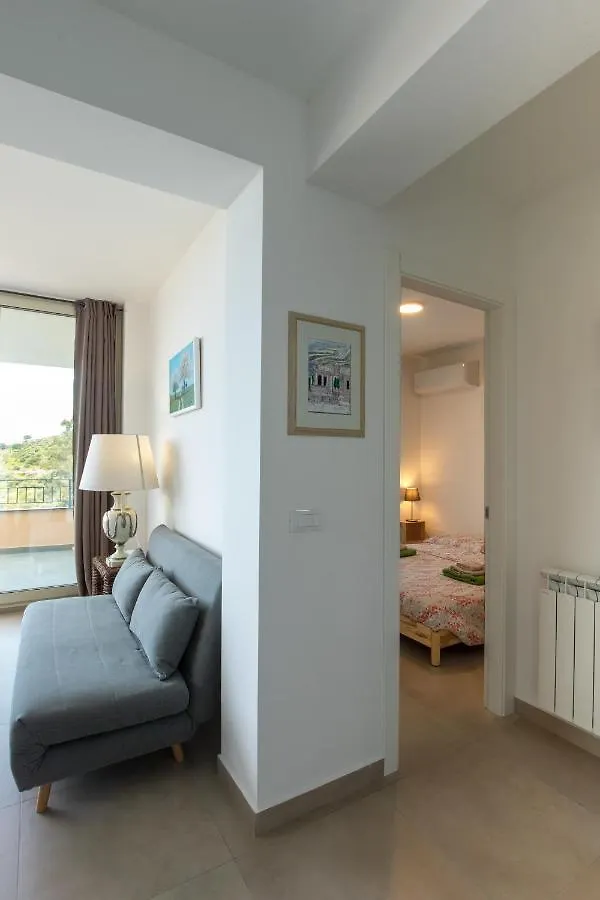 Aparthotel Residence Mersa Brolo Italien